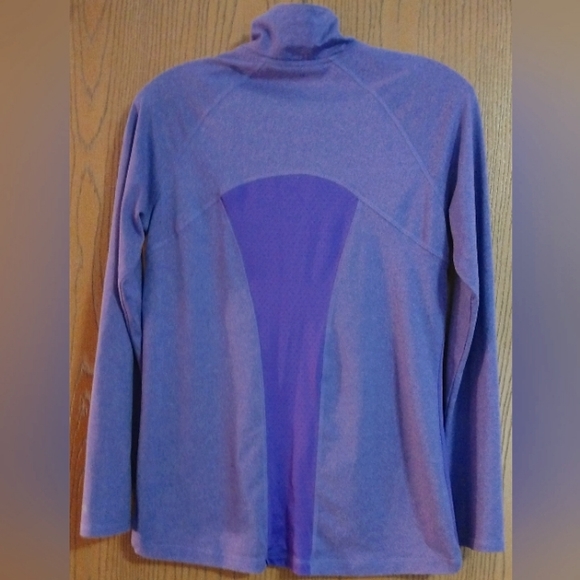 Champion C9 Duo Dry Women's/Juniors lightweight athletic top size M - Picture 3 of 3